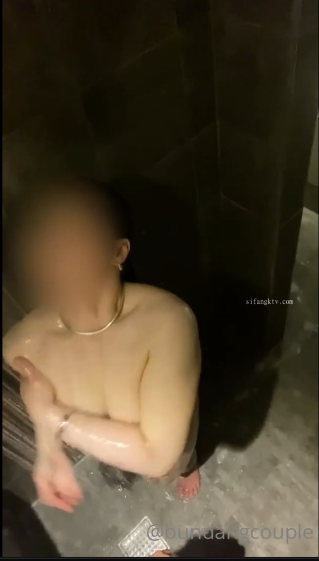 GIGL-690 巨乳なお母さんと混浴風呂で二人きり…久しぶりに見た母さんの大きくて張りのある乳房に思わず勃起してしまい、興奮を抑えきれずにそのデカパイを後ろから鷲掴みにしてバックで挿入してしまいました！